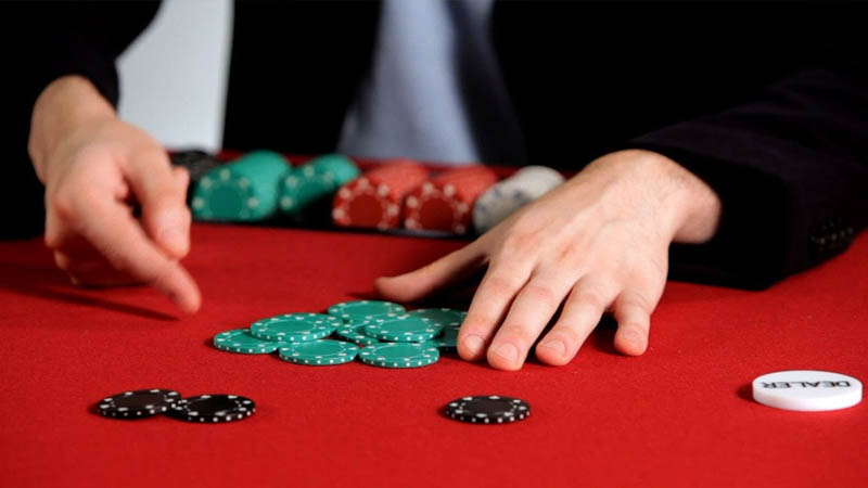 cách vận dụng bluff poker
